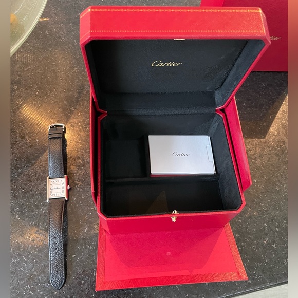 Cartier Tank Must Large 2022 - full set, box and papers - Picture 3 of 5